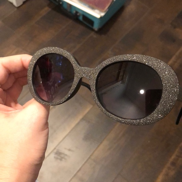 CLOUT GOGGLES 😎 - Picture 13 of 14